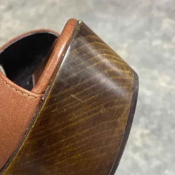 Fendi Embossed Brown Leather Slide Platform Heel Sandal Size 38 - Picture 10 of 11